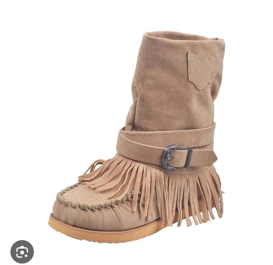 SHORT TASSEL BOOTS