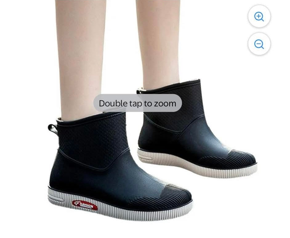 RAIN BOOTS