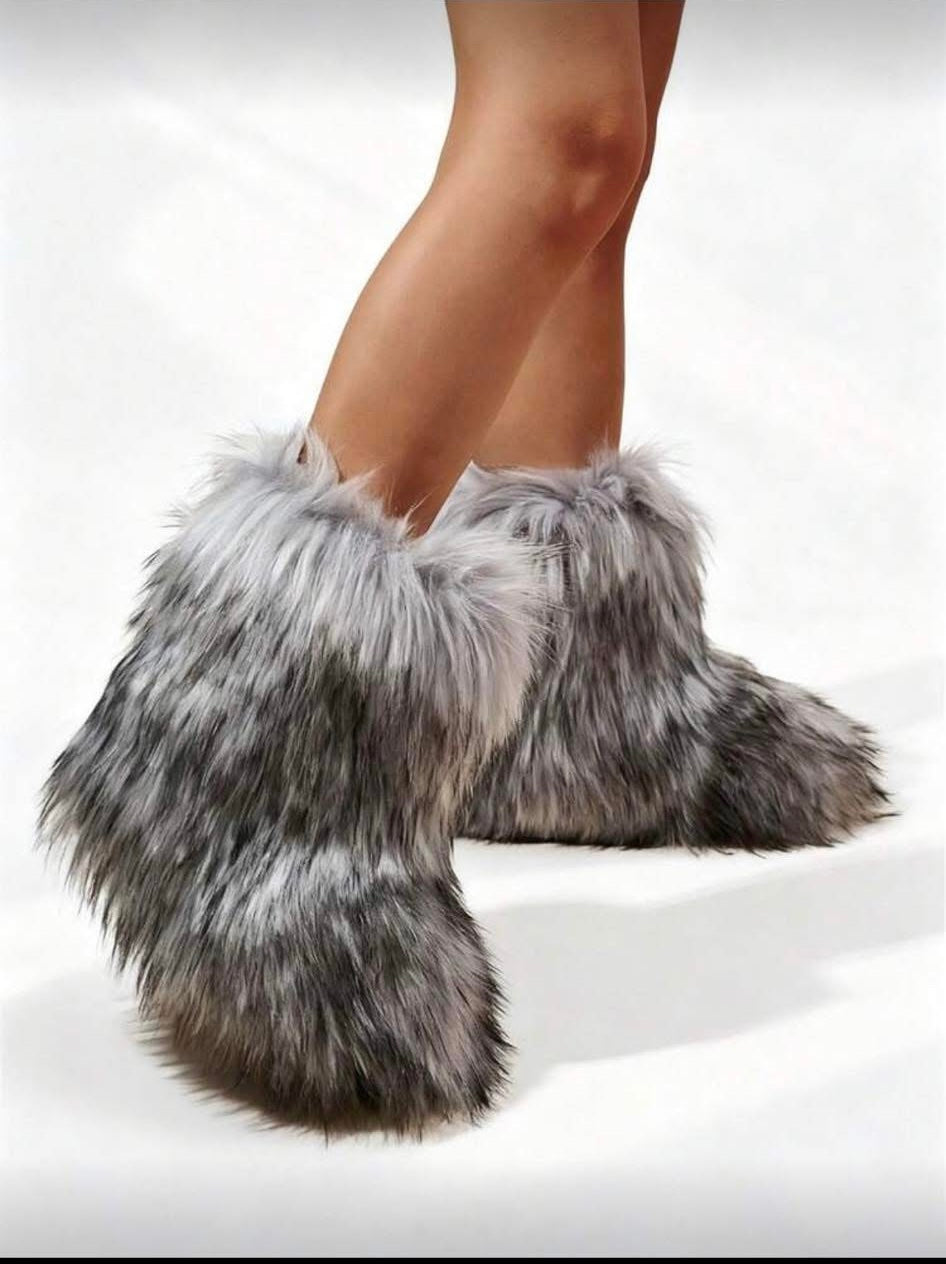 FUR BOOTS