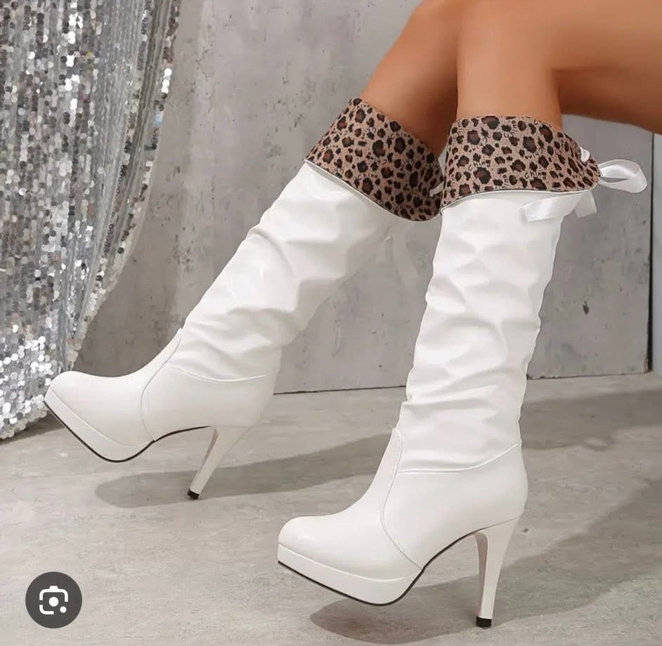 WHITE FOLD BOOTS